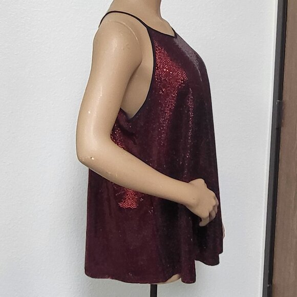 NWOT Torrid red and black sequin strappy camisole blouse flowy size 1 or 1X - Picture 2 of 7